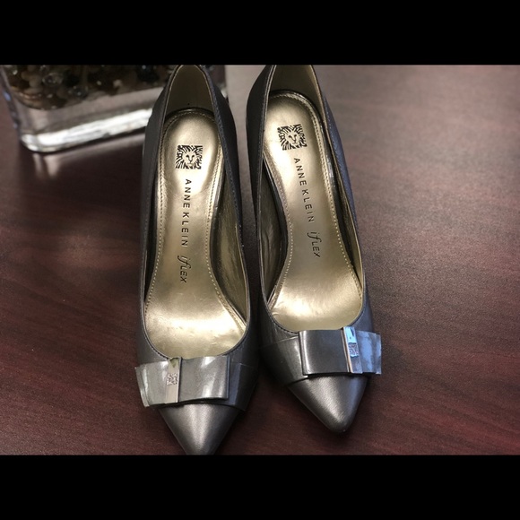 Gray office shoes - Picture 3 of 3